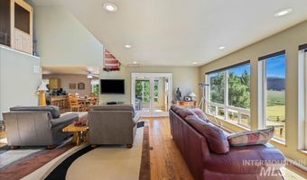 111 Ranch Cir, Cascade, ID 83611