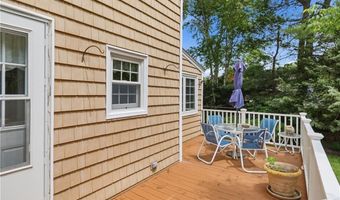 10 Sprague St, Cumberland, RI 02864