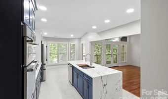 15 Kaylor Dr, Arden, NC 28704