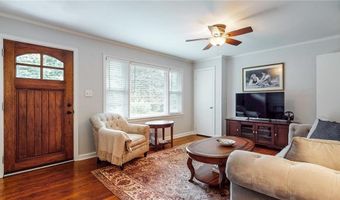 2461 Woodridge Dr, Decatur, GA 30033