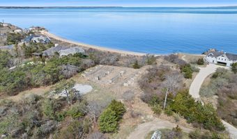 623 Lazy Point Rd, Amagansett, NY 11930