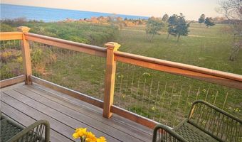 7 Clarkes Village Rd, Jamestown, RI 02835