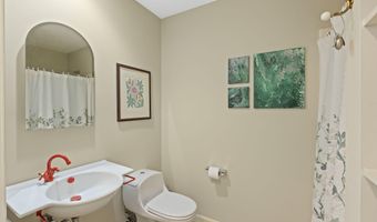 4 Canterbury Ln, Bourne, MA 02532