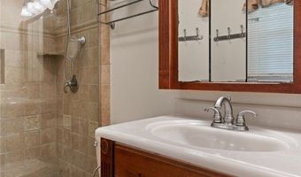 8502 WOODBINE Ln, Annandale, VA 22003