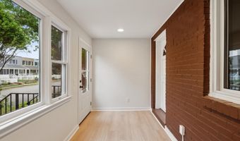 141 LYNHAVEN Dr, Alexandria, VA 22305