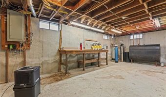 180 Ross Hill Rd, Charlestown, RI 02813