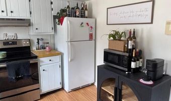 14 Lakeshore Dr, Belgrade, ME 04917