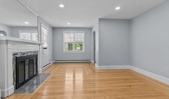 74 Leslie St, Cranston, RI 02910