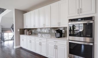 15718 HENRIETTA Dr, Accokeek, MD 20607