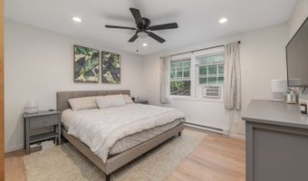 1 Robins Ter, Alloway, NJ 07422