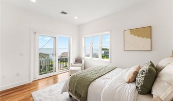 41 Burnett Rd, Warwick, RI 02889