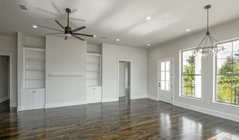 633 COUGAR Dr, Arabi, LA 70032