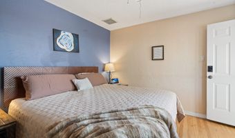 903 Manzano St NE, Albuquerque, NM 87110
