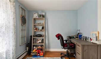 162 Thatcher St, East Providence, RI 02916