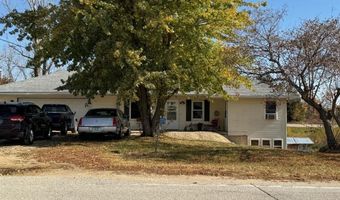 13276 Circle Dr, Anamosa, IA 52205