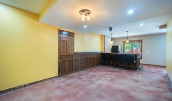 923 S 10th St, Adel, IA 50003