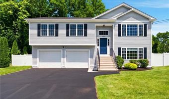 17 Ostend St, Johnston, RI 02919