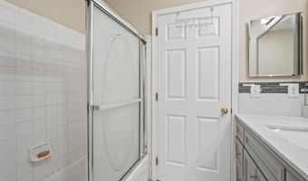 172 Windsong Cir, East Brunswick, NJ 08816