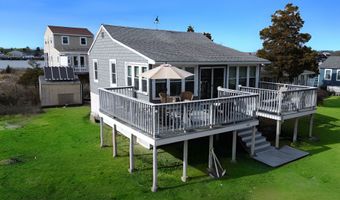 42 Central Ave, Clinton, CT 06413