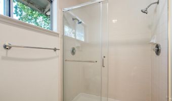 2318 S Hampton Cir, Santa Rosa, CA 95401