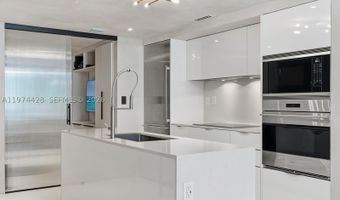 9521 E Bay Harbor Dr 705, Bay Harbor Islands, FL 33154