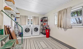 8893 LONGSWAMP Rd, Alburtis, PA 18011