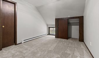 1903 E APPLE CREEK Rd, Appleton, WI 54913