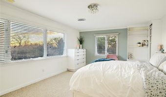 377 Rumstick Rd, Barrington, RI 02806