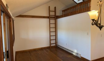 19 Lakeview Dr, Colchester, CT 06415