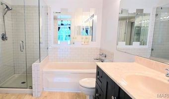 1034 Alpine Ridge Dr G2, Ballwin, MO 63021