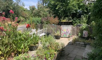 19325 Hill St, Anderson, CA 96007