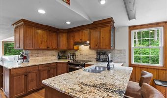 95 Lakehurst Dr, Coventry, RI 02816