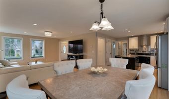 58 Village Place Dr, Barrington, NH 03825