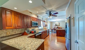 20 Bayview Rd, Amityville, NY 11701