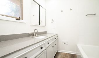 4912 Holly Hill Rd, Albany, GA 31721