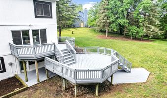 3999 Edmonton Ct, Ann Arbor, MI 48103
