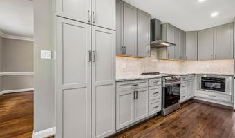 3802 IVANHOE Ln, Alexandria, VA 22310