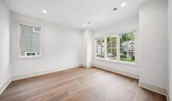 2133 N OAKLAND St, Arlington, VA 22207