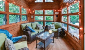 2877 Glacier Valley Rd, Fitchburg, WI 53711