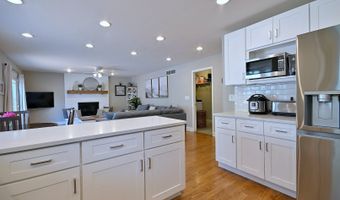 1350 W Barnwall Dr, Addison, IL 60101
