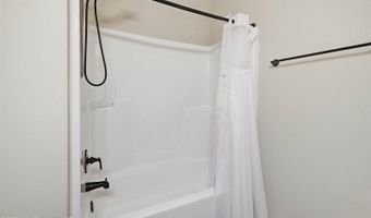 880 Leeward Dr, Biloxi, MS 39532