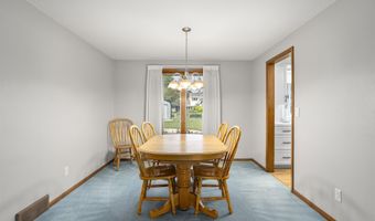 2601 S GREENVIEW St, Appleton, WI 54915