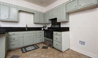 311 W Pleasant St, Aurora, MO 65605