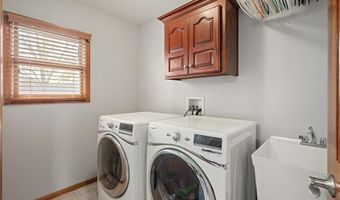 16011 Cedar St, Basehor, KS 66007