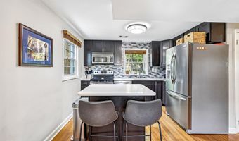 8014 KIDD St, Alexandria, VA 22309