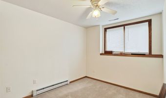 1110 Sandalwood Ct SW, Altoona, IA 50009