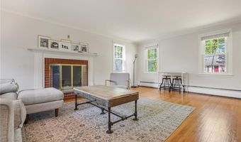 5 Indigo Rd, Barrington, RI 02806