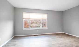 614 Peninsula Ct, Ann Arbor, MI 48105