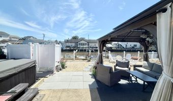 210 Fernwood Dr, Bayville, NJ 08721