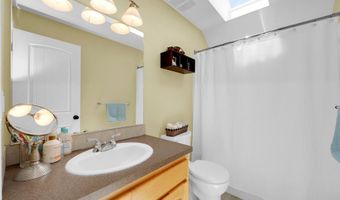 951 S St, Springfield, OR 97477